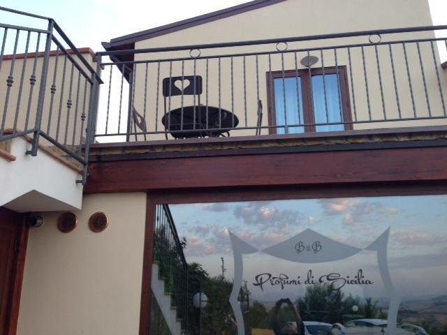 B&B Profumi Di Sicilia San Cataldo  Exterior foto